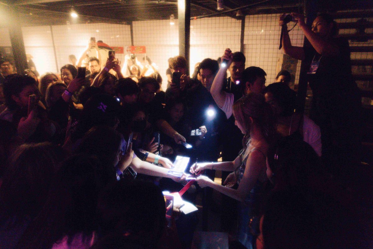 STARSOCIETY_TH's tweet photo. เนเน่ พรนับพัน จัด Cosmic Love Premiere Party สุดเอ็กซ์คลูซีฟ พร้อมเปิดตัว MV เพลง Cosmic Love ให้เหล่า อะตอม ได้ดูเป็นครั้งแรก!
https://t.co/G7qhC2zk5j 

#nenevader #Nene #Nene郑乃馨 #เนเน่ #เนเน่พรนับพัน
#Nene_CosmicLove
#nenevader https://t.co/wgfjEtM3Qe