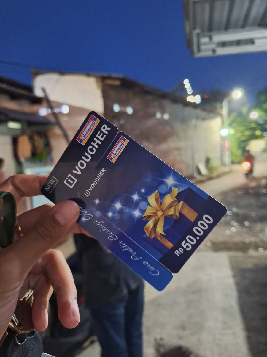 FifitSriL's tweet photo. Alhamduliĺlah, emang ada aja jalan yang Allah kasih buat hambanya 
Disaat keadaan yang astagfiruallah banget, tiba tiba keinget masih punya voucher indomaret yang dapat hadiah tahun lalu, tapi lupa belum kepakai. https://t.co/fKaNUoBzrU