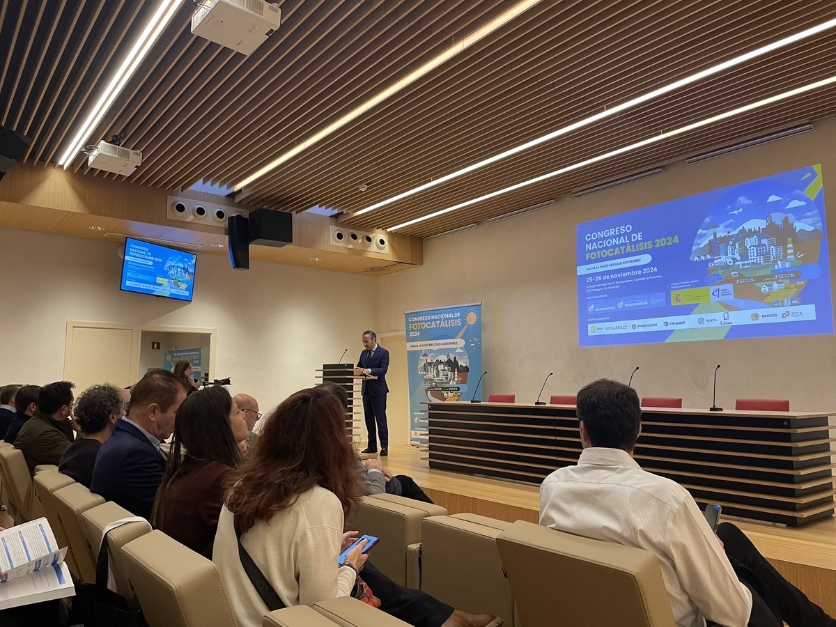 AIFotocatalisis's tweet photo. Arranca la segunda jornada del Congreso de Fotocatálisis 2024 con unas palabras de bienvenida de D. Mauricio Gómez Villarino, CEO de @eptisa https://t.co/beX8GDKzXm