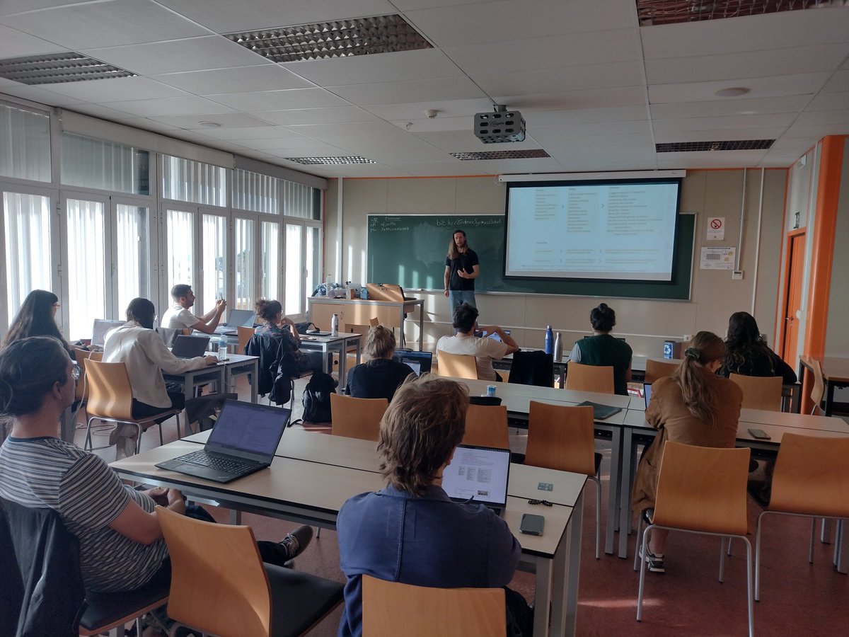 We start the second day of the School talking about the importance of engaging the stakeholders in #evidencesynthesis and #socialtransformations. <a href="/nealhaddaway/">Neal R Haddaway @nealhaddaway.bsky.social</a> <a href="/MDLopezRod/">M.D. López-Rodríguez</a>