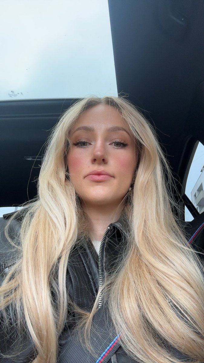 ᥇ꫀꪶꪶꪖ 🧸 tweet media