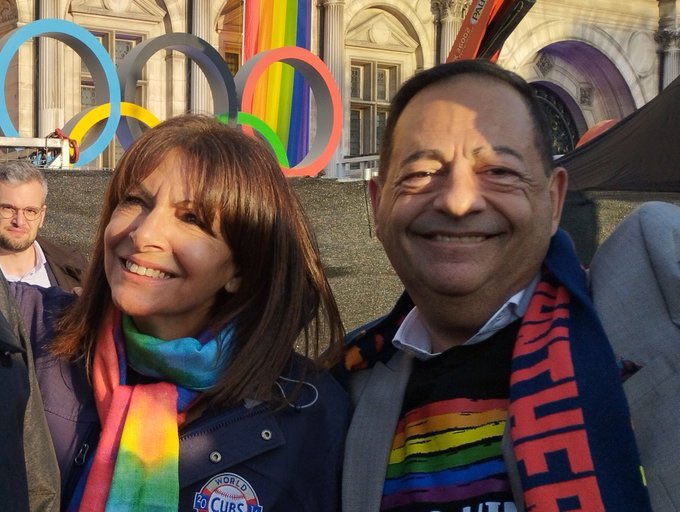 Merci, chère Anne Hidalgo, pour ces deux mandats qui ont fait de <a href="/Paris/">Paris</a>, une ville écologique et inclusive, admirée dans le monde entier et dont les Jeux Olympiques et Paralympiques, que tu as voulus, ont amplifié sa renommée et son attractivité.
Tant de transformations ont