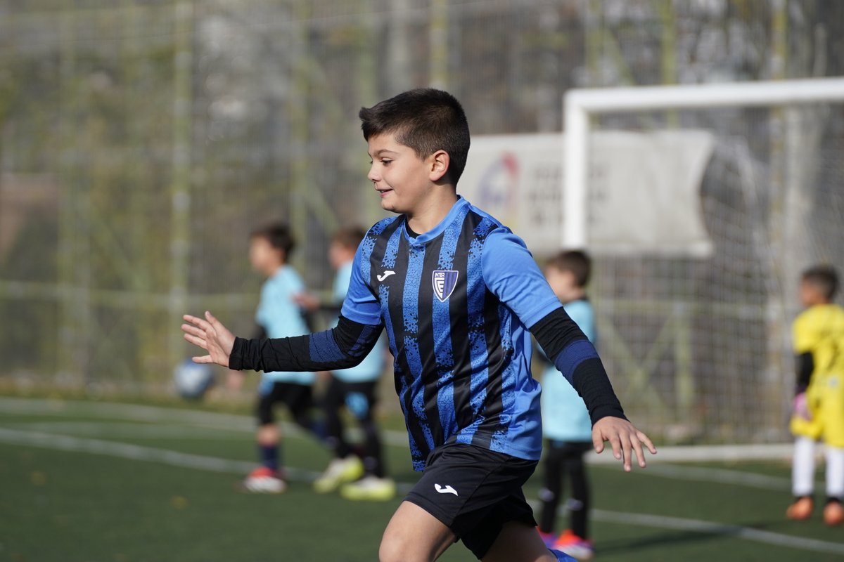 GOOOOOL! 😃⚽️

Més imatges ➡️ flickr.com/interescaldes

#seremmés💙🖤 #EscaldesÉsInter