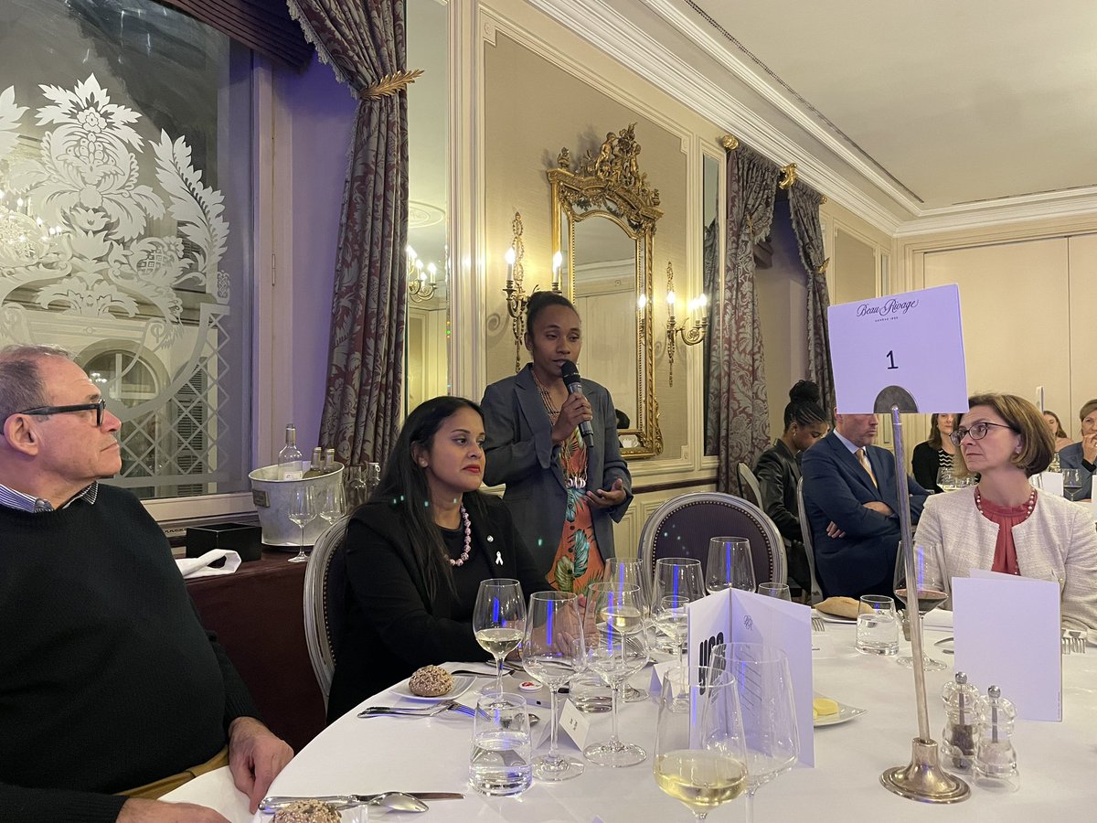 Eleanor Sanders tweet media