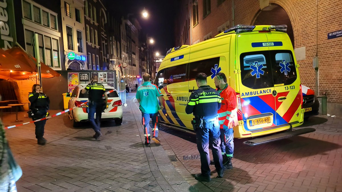 Steekpartij in Amsterdam: Gewonde op Beursstraat