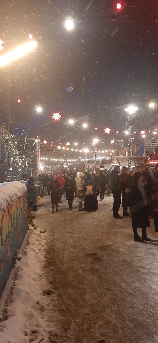 _R_Marin_'s tweet image. After the tempest, I can finally share that from November my adventure in Germany has moved to Munich as a postdoc in @tumcvg and @MunichCenterML. Feel free to reach out! In the picture, the tempest after the tempest; Christmas market @ Bahnwärter Thiel, last Friday.