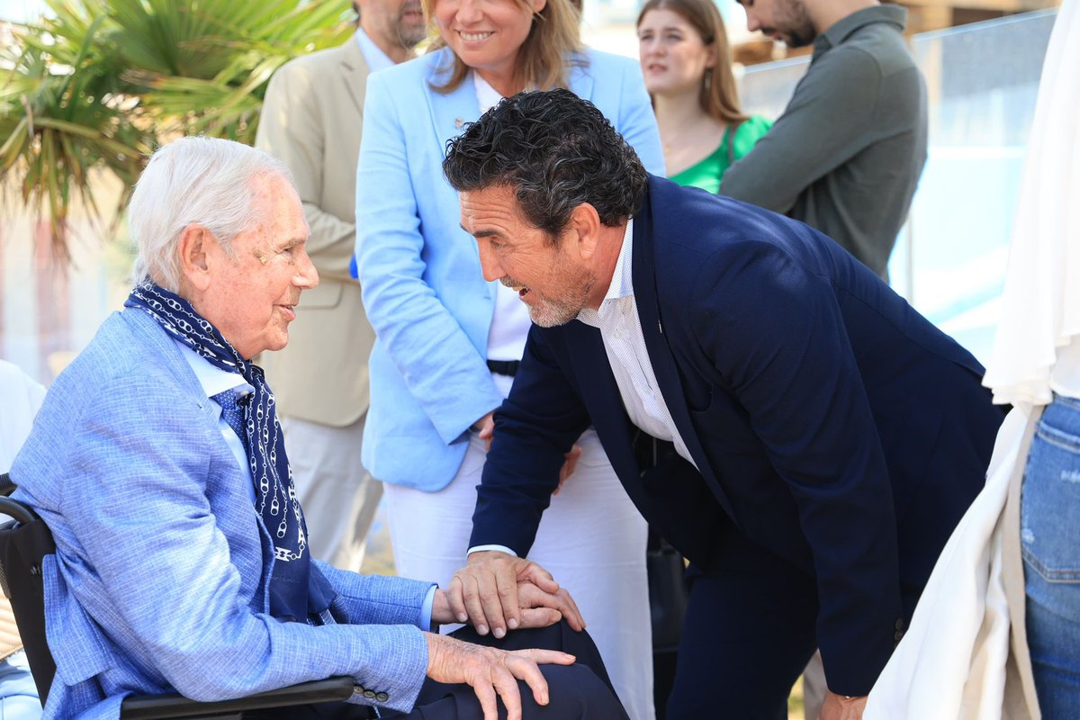 Hoy despedimos a Don Gabriel Escarrer Julià, un hombre cuya visión y dedicación transformaron no solo el sector turístico, sino también la historia de Calvià.

Quiero expresar mi más sincero pésame a su familia y seres queridos. DEP