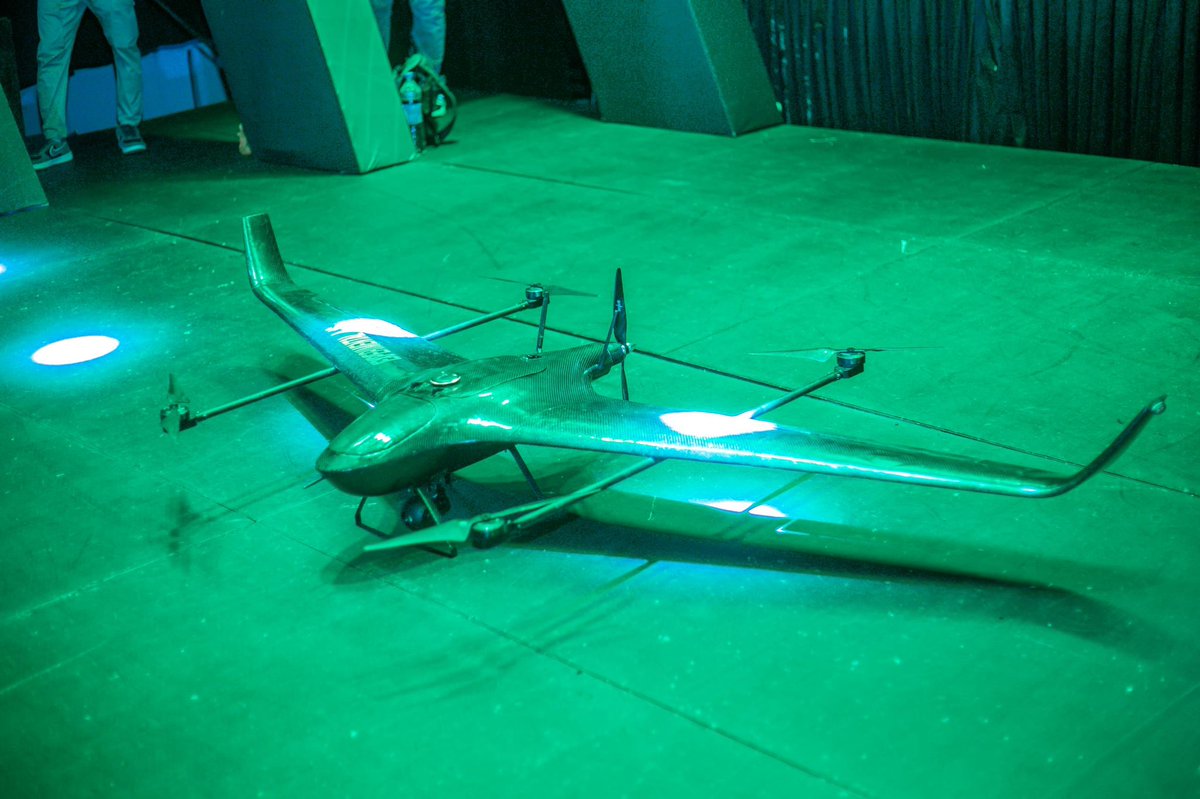 Terrahaptix's tweet image. On Saturday, we successfully hosted Africa’s largest drone conference with 1,000+ drone operators & reps from major industrial companies.
Showcasing our latest tech from Archer VTOL drone to the Duma ground drone. The endgame is to export African-made drones to the world🚀