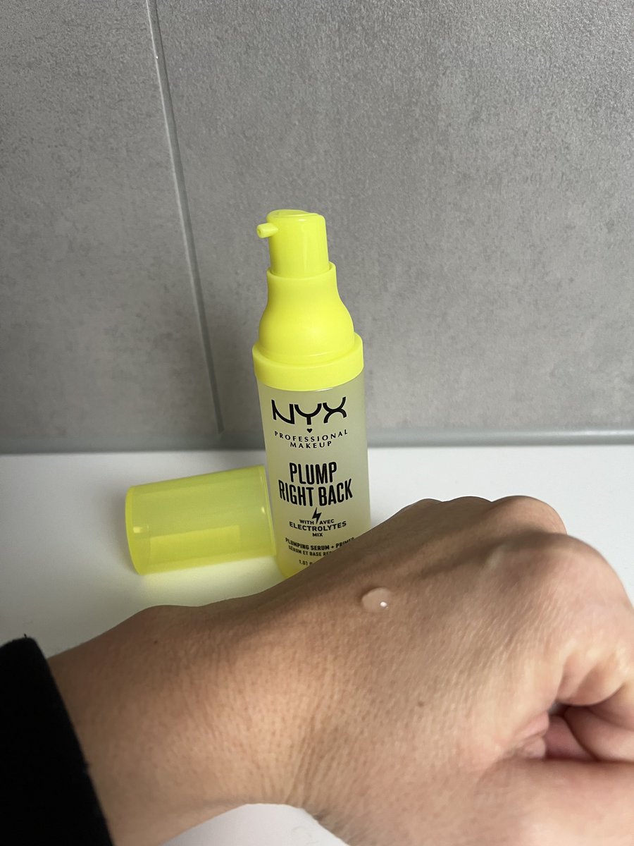 bella_hasi1's tweet photo. Werbung/Produkttest
Ich durfte Dank @NYXCosmetics und @trnd das neue plumping Serum und Primer testen. 
Er super angenehm auf der Haut, lässt sich einfach auftragen und spendet super Feuchtigkeit. Auch der Duft ist richtig angenehm. Eine perfekte Basis für ein Make-up. https://t.co/iqJDjGpUgT