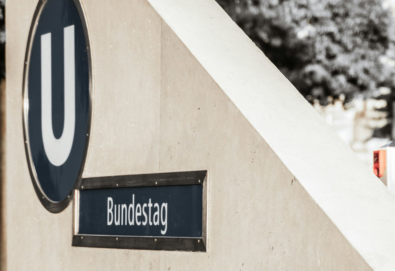 Ein neues Regierungsbündnis in Deutschland wird Zukunftsmut brauchen und muss vom ersten Tag an handlungsfähig sein. Was angesichts aktueller Probleme nun sozialpolitisch ansteht, beschreibt Caritas-Präsidentin <a href="/NYwelskop/">Eva Welskop-Deffaa</a> in der Dezember-Ausgabe der HK:
herder.de/hk/hefte/archi…