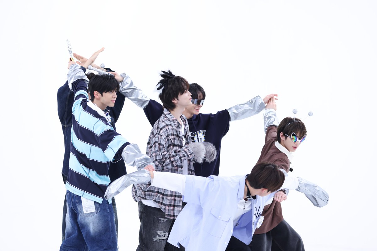 mbcplusm's tweet image. [주간아 선공개]
▪︎TWS▪︎

우리 무대의 막이 오르면🎆
📸naver.me/5T4EkqDu

_____
#주간아 #주간아이돌 #Weekly_idol
#TWS #투어스 #247WithUs
#Last_Bell
#마지막축제 #Last_Festival
#신유 #도훈 #영재 #한진 #지훈 #경민
@TWS_PLEDIS