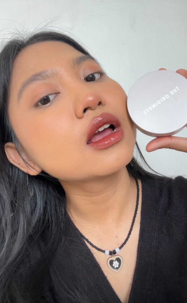 cathizza's tweet photo. BEFORE.                                  AFTER.

cushion jinot masih jadi andalan buat daily make up👏🏻 RINGAN banget?!? dan aku udah wear test GILAA sih seminim itu oksidasinya https://t.co/cgi2PmMDQe
