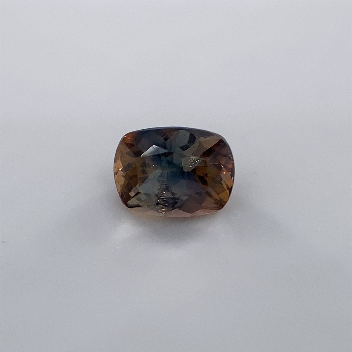 DelmiglioreJ's tweet photo. 【11986】
バイカラーアキシナイトルース 0.332ct
4.88×3.64×2.54mm 日独ソ付
#バイカラーアキシナイト #bicoloraxinite
#アキシナイト #axinite
#カピルのお店デルミリオーレ https://t.co/QIZaQICAAe