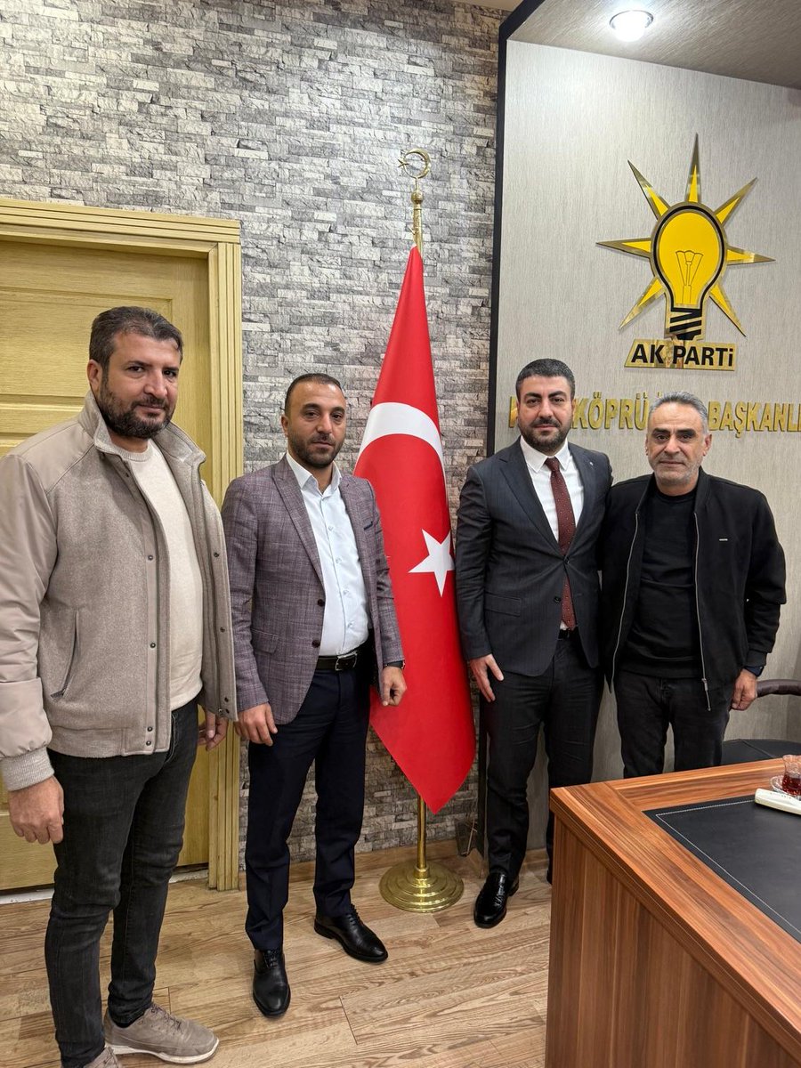 Karakopruak's tweet photo. Yeniden Refah Partisi Büyükşehir/Karaköprü Belediye Meclis Üyesi olan @OrhanKolsuzoglu  Ve Beraberindeki Heyet ;
İlçe Başkanımız @avorhancelik 'e Hayırlı Olsun Ziyaretinde Bulundu.Bu Nazik Ziyaretlerinden Ötürü Kendisine Teşekkür Ederiz.
@RTErdogan
@erkankandemir
@milhamigunbegi https://t.co/OGJOSFzI6R