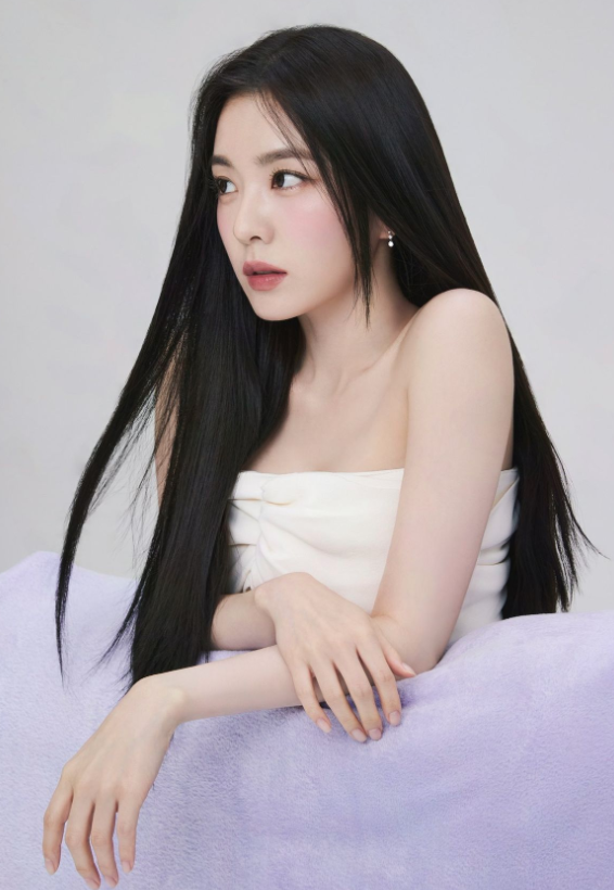 AboutMusicYT's tweet photo. Red Velvet's Irene has officially made her solo debut. https://t.co/0O2UKWfCg6