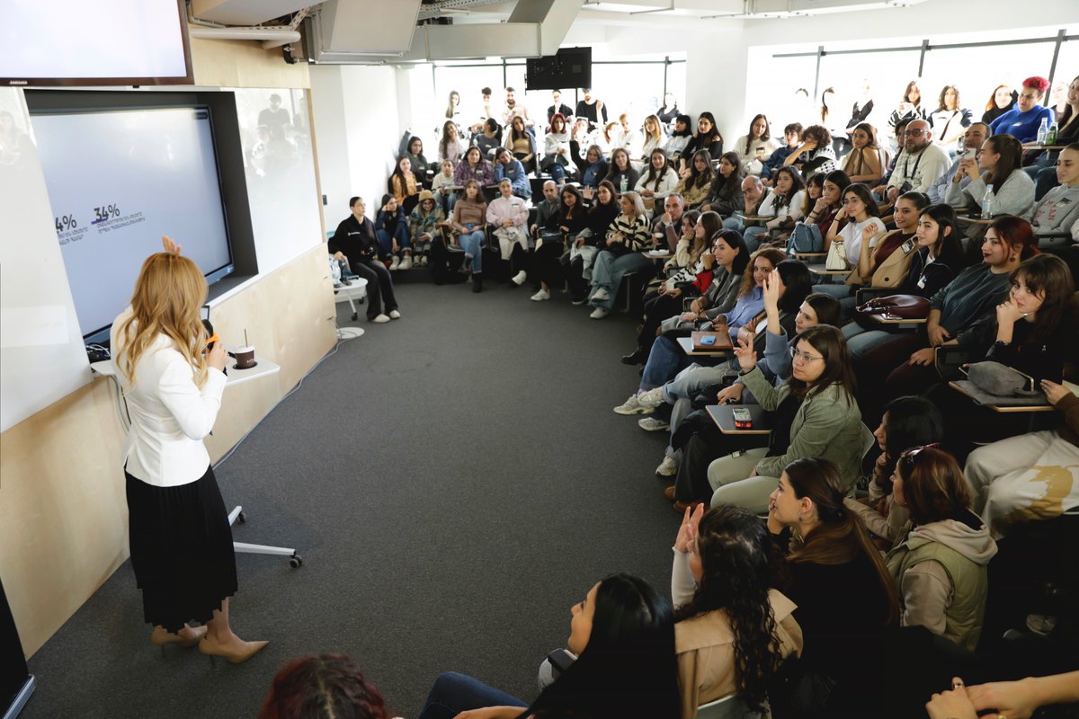 AxelMondriancom's tweet photo. Shushan Harutyunyan, Co-Founder of AxelMondrian, Speaks on Memes and Morality: Highlights from the Lecture https://t.co/sGGyVZjRgp

#AxelMondrian #ShushanHarutyunyan #Memes #Morality @shushanblansh https://t.co/Zfzci0PS2L