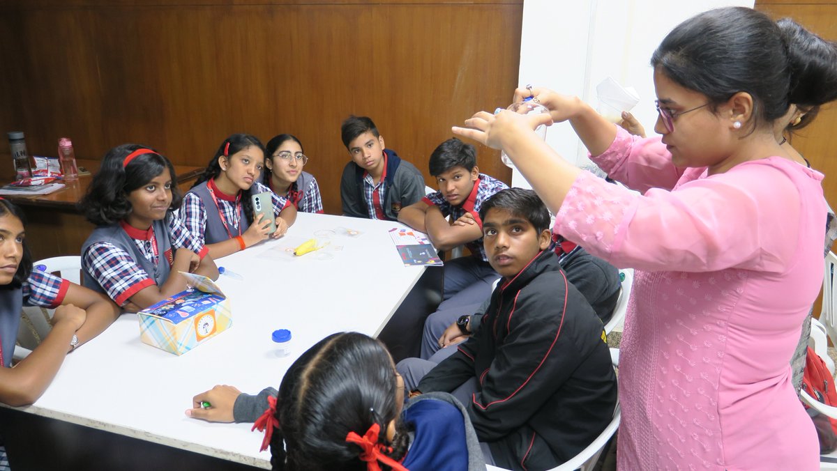 BRIC_CDFD's tweet photo. CDFD’s ‘Gyandeep’ initiative is empowering students from Kendriya Vidyalayas by introducing them to the world of DNA science.
#Gyandeep #ScienceOutreach #DNA #FutureScientists #CDFD
@genetiks4u https://t.co/dhVSOUqljI