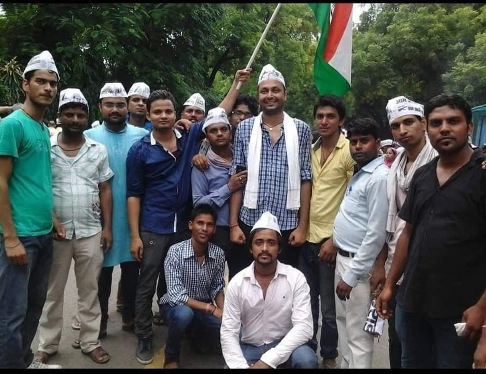 MLARituraj's tweet photo. पार्टी माँ होती हैं
माँ की सेवा जितनी की जाय कम हैं https://t.co/22MACnVqM3