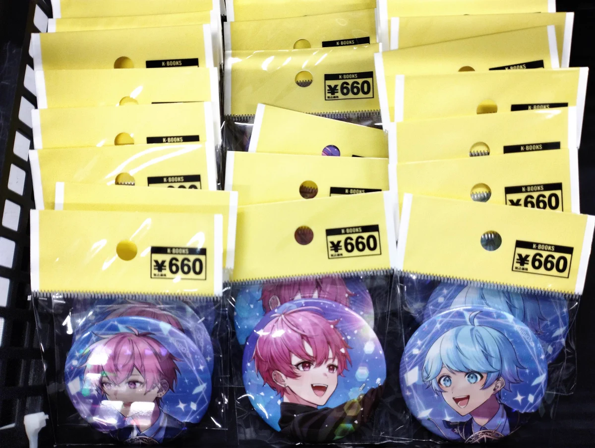 いれいす　初兎　缶バッジ　アクスタ　チェキ　A4ファイル まとめ GdTMof1aoAIlF3d?format=webp&