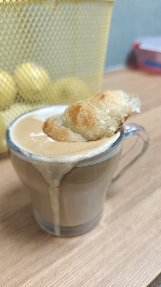 Michal Michaeli ميخال ميخائيلي tweet media