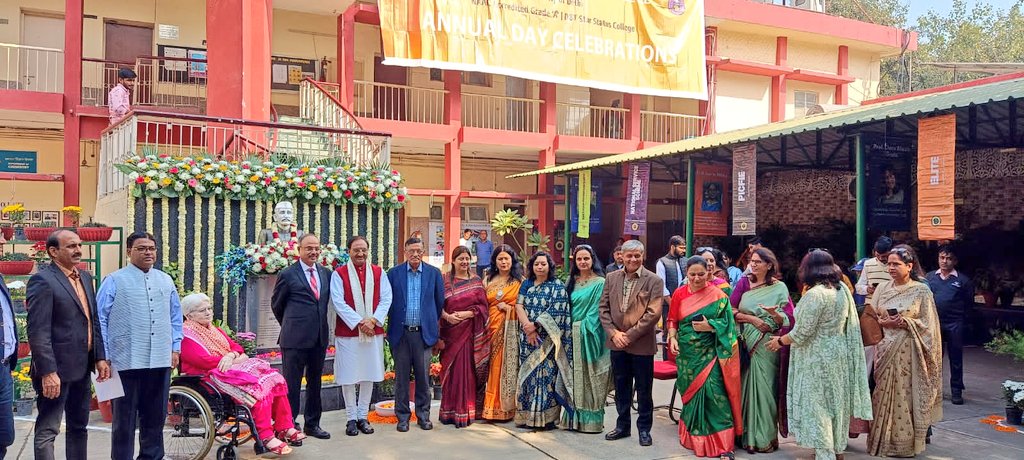 इस अवसर पर प्रोफेसर हमेंद्र कुमार डांगी (ट्रेज़रर, गवर्निंग बॉडी, आचार्य नरेंद्र देव कॉलेज), प्रोफेसर मनोज कुमार खन्ना (चेयरपर्सन, गवर्निंग बॉडी, ANDC), और प्रोफेसर रवि तोतेजा (अध्यक्ष, ANDC) उपस्थिति रहे।  को और भी महत्वपूर्ण और यादगार बना दिया।