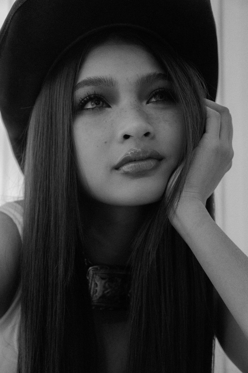 shairaluna's tweet photo. ❤️‍🔥 @bini_colet https://t.co/0dzpczXetM