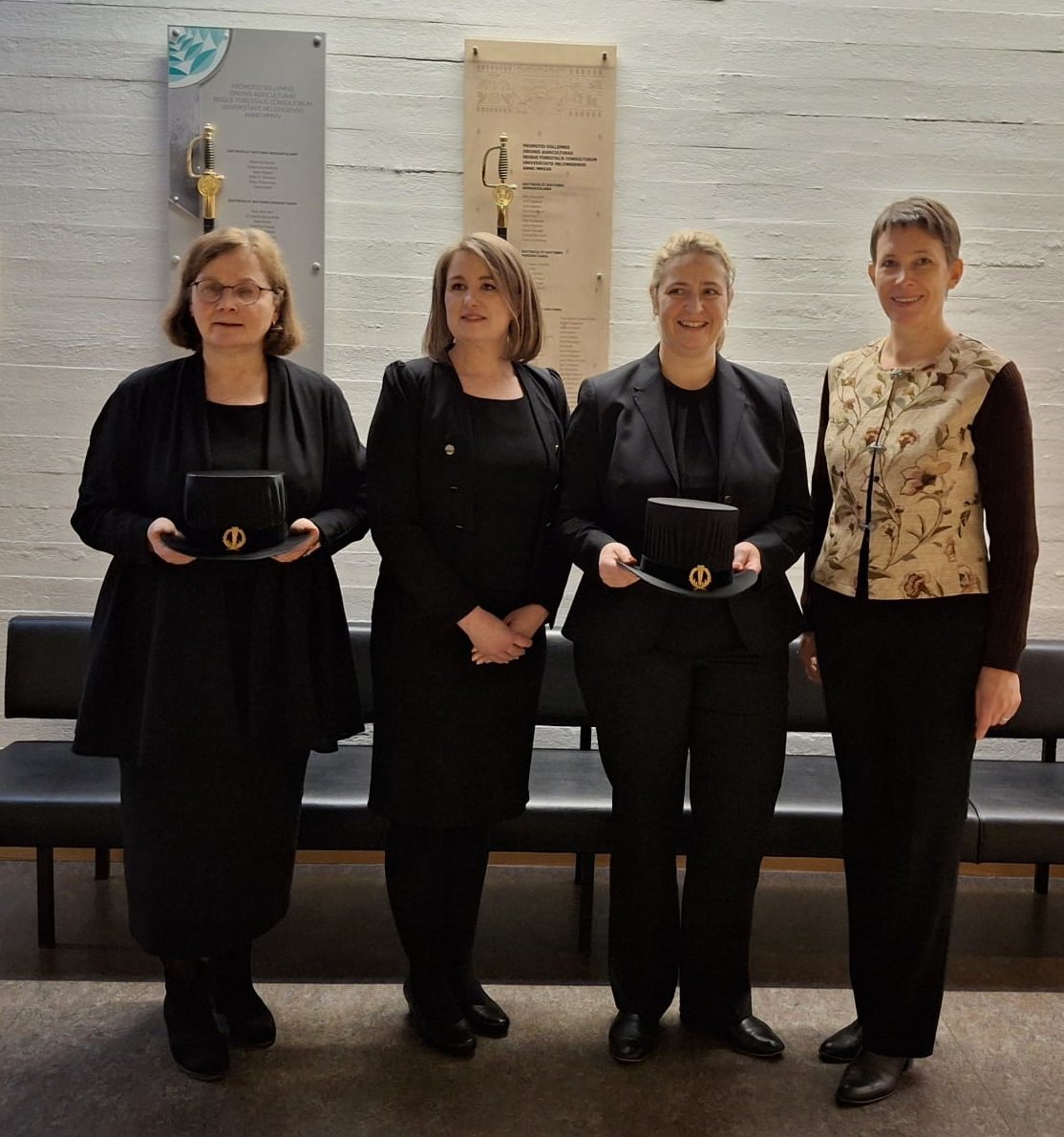 Ilma (@ilmatapio) on Twitter photo Congratulations <a href="/HannaHuuki/">Hanna Huuki</a> for well defended PhD work (urn.fi/URN:ISBN:978-9…)! And big thanks to Prof. Dr. Jana Seifert for acting as an opponent! I am a very proud supervisor :) Congratulations <a href="/HannaHuuki/">Hanna Huuki</a> for well defended PhD work (urn.fi/URN:ISBN:978-9…)! And big thanks to Prof. Dr. Jana Seifert for acting as an opponent! I am a very proud supervisor :)