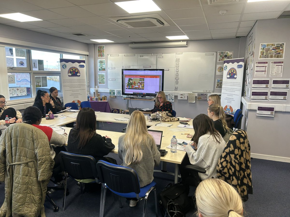 CSWARedcar tweet media