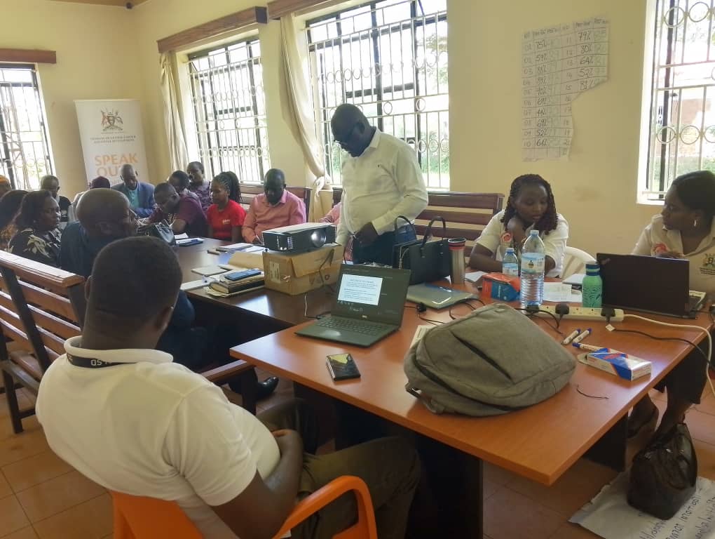 AccobUg's tweet photo. Executive Director, ACCOB engaging stakeholders on how best civil servants and politicians can promote integrity and restore values while executing their work. This was developed using the concept of #NationalIntegrityAward2024
@Accu_Ug 
@actionaiduganda 
@Benardkn 
@tiuganda1 https://t.co/HmK3iQu6ue