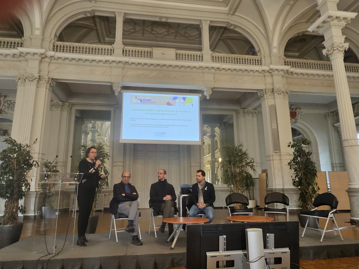 Fonjep (@fonjep) on Twitter photo Deuxième table ronde <a href="/fonjep/">Fonjep</a> et #Solidaritéinternationale
<a href="/DjamelBenia/">Djamel Benia</a> <a href="/adice/">Angela Dice</a> <a href="/FVolontaires/">France Volontaires</a> <a href="/LucieLOMBARD/">Lucie LOMBARD</a> <a href="/NizarYaiche/">Nizar Yaiche</a> <a href="/Lianescoop/">Lianes coopération</a> #emancipation par #ecsi #citoyenlocal est un #citoyeninternational Deuxième table ronde <a href="/fonjep/">Fonjep</a> et #Solidaritéinternationale
<a href="/DjamelBenia/">Djamel Benia</a> <a href="/adice/">Angela Dice</a> <a href="/FVolontaires/">France Volontaires</a> <a href="/LucieLOMBARD/">Lucie LOMBARD</a> <a href="/NizarYaiche/">Nizar Yaiche</a> <a href="/Lianescoop/">Lianes coopération</a> #emancipation par #ecsi #citoyenlocal est un #citoyeninternational