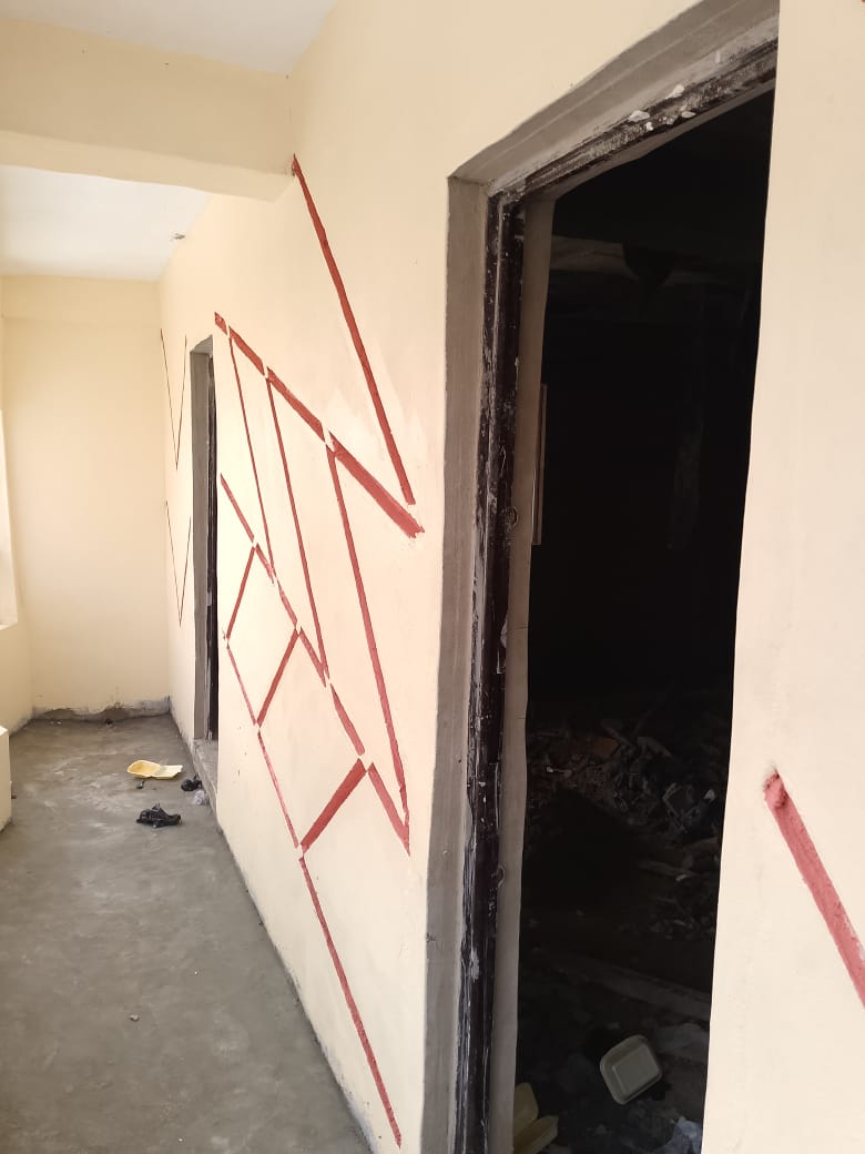 Realisticproj's tweet image. Finishing touches at Iga Idunganran, Lagos Island! 🎨 Our mixed-use building is taking shape with precise painting and floor screeding. Excellence at every stage!

📩 info@realisticprojects.com 🌐 realisticprojects.com
#RealisticProjects #ConstructionExcellence #LagosIsland