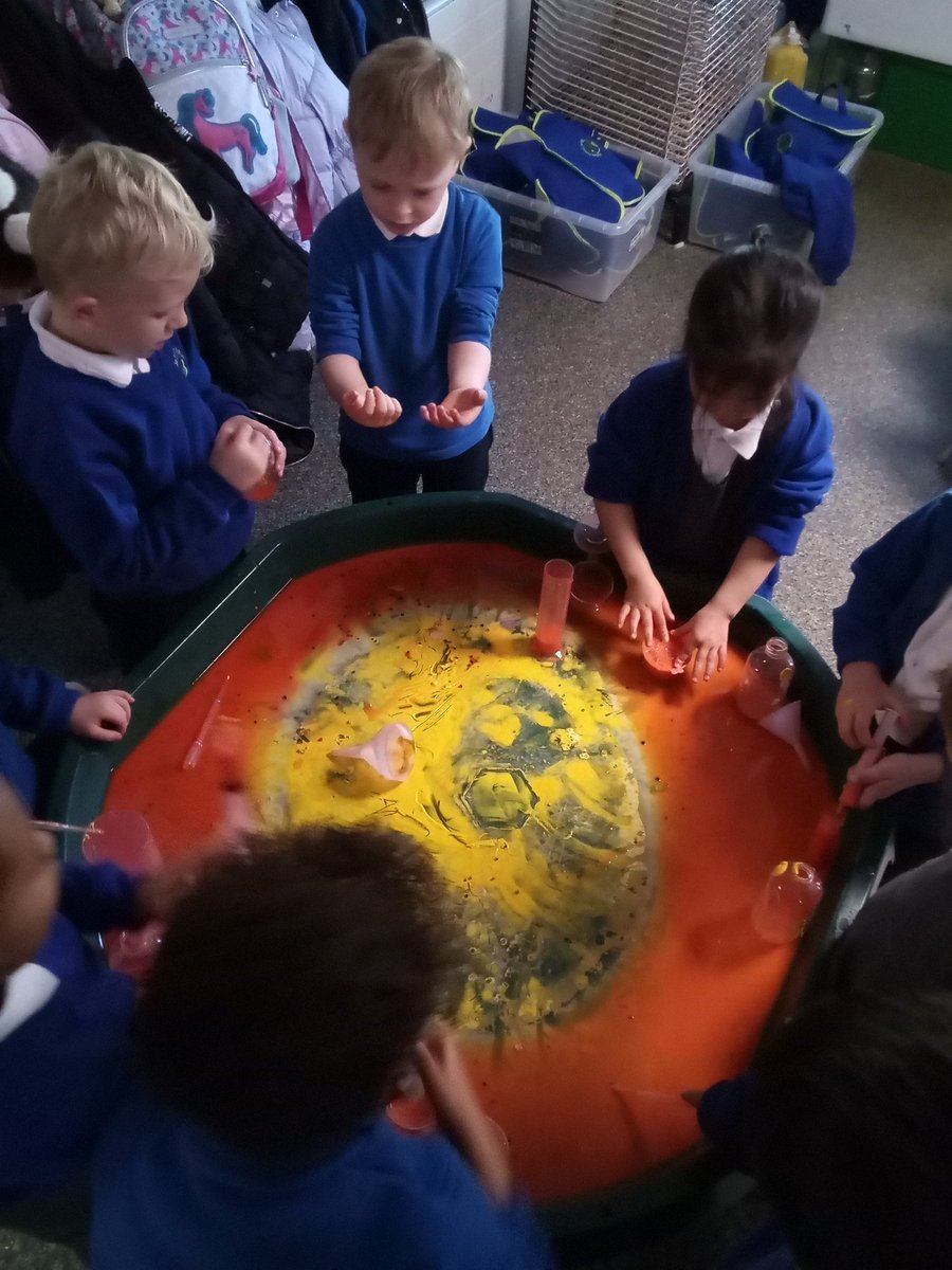 HillsideRec's tweet photo. We have had lots of fun mixing colours recently in Reception! 🎨 https://t.co/eQWVeSctd7