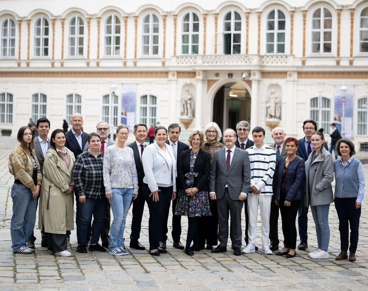 ‼️ Morgen und übermorgen finden die #PV-Wahlen2024 statt‼️ Jede Stimme zählt‼️ Alle Aussendungen der #OffenenListeAußenministerium, mit denen wir über unsere Forderungen informiert haben, finden sich auf folgender Website: offeneliste.at/aktuell