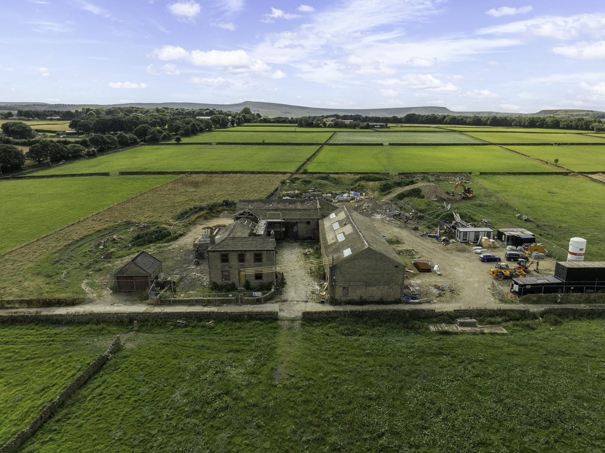 HolroydHomesHD's tweet photo. Here are some #drone images we had taken at the back end of summer at Seventy Acre Farm, #Honley.

Work is well underway and interest in the development can be registered with our agents @Wm_Sykes via;
HolroydHomes@wmsykes.co.uk https://t.co/AMO61VeSDF