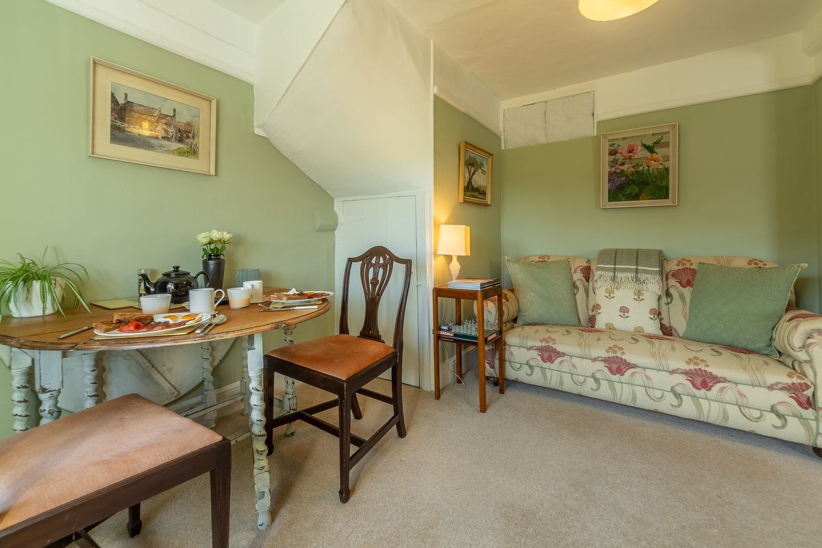 Cliff Farmhouse B&B Suites tweet media