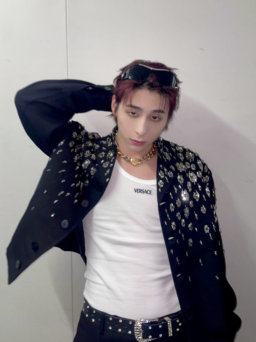 official__INI's tweet photo. [#2024MAMA]
2024 MAMA AWARDS
RED CARPET にて

VERSACEさんの衣装を
着用させていただきました！

@versace #Versace

#2024MAMAAWARDS 
#MAMAAWARDS @MnetMAMA

#INI #池﨑理人 #IKEZAKIRIHITO
#西洸人 #NISHIHIROTO https://t.co/ZSgkqb13hN