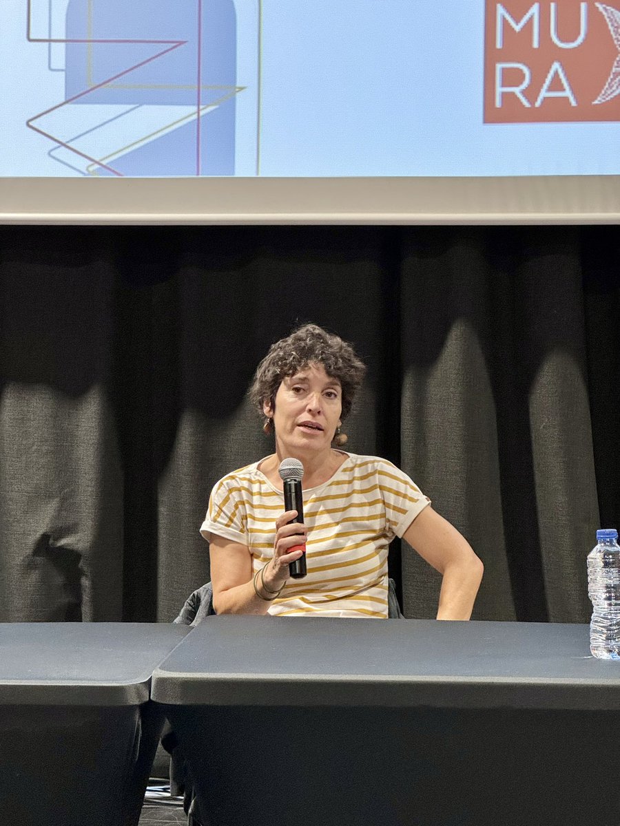 La primera taula redona moderada per <a href="/gabkarwai/">Gabi Ochoa</a> guionista, director i productor.

Participen Marina Pérez, guionista i productora executiva de “Valeria”, produïda per <a href="/planoaplano/">Plano a Plano</a> 

I Joana Ortueta, guionista de “La casa” per a <a href="/mister_nakamura/">Nakamura Films</a>

#AdaptaVlc24 #AdaptaMarket