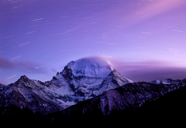GanziChina's tweet photo. Starlight meets snow peaks, and Ganzi glows with serenity. Under purple twilight, Mount Xiannairi whispers ancient legends. Come and feel nature’s poetry and soul’s peace in Yading, Ganzi.
#Starlight #twilight #Snow #Xiannairi #Ganzi #Yading #大美甘孜 #landscape #photograph https://t.co/CpGzZiXbze