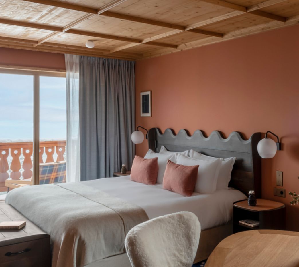 PerformProtocol's tweet photo. Luxe 5 étoiles au coeur des 3 vallées 🛎

Au pied du Rond-Point des Pistes, @lecoucoumeribel, membre de la collection @maisonspariente, se situe dans l'un des endroits les plus prestigieux de la station de ski pour offrir une expérience hivernale inégalée. 
#meribel #skihotel https://t.co/FccaEjlyIC
