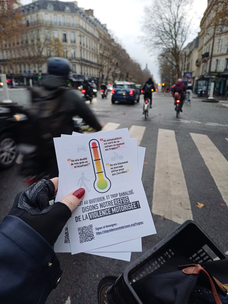 Ce matin nous avons tracté au carrefour Malesherbes/Courcelles à #paris17, pour dire stop aux violences motorisées ! 
La pétition de la <a href="/FUB_fr/">FUB</a> contre les violences motorisées ainsi qu'un appel à témoignages sont toujours en cours : stopviolencesmotorisees.org