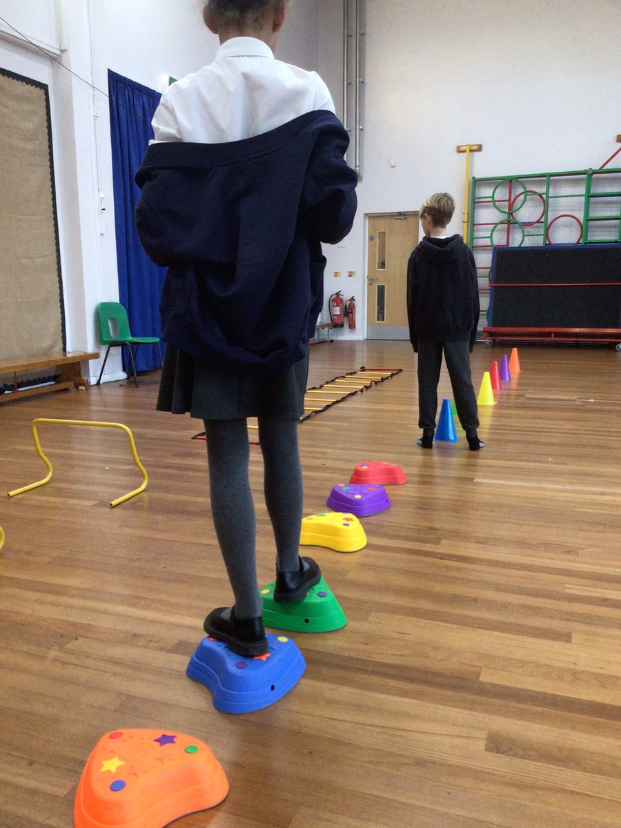 OutwoodsPrimary's tweet photo. Children enjoying sensory circuit this morning. #setfortheday https://t.co/05g76TA9HZ