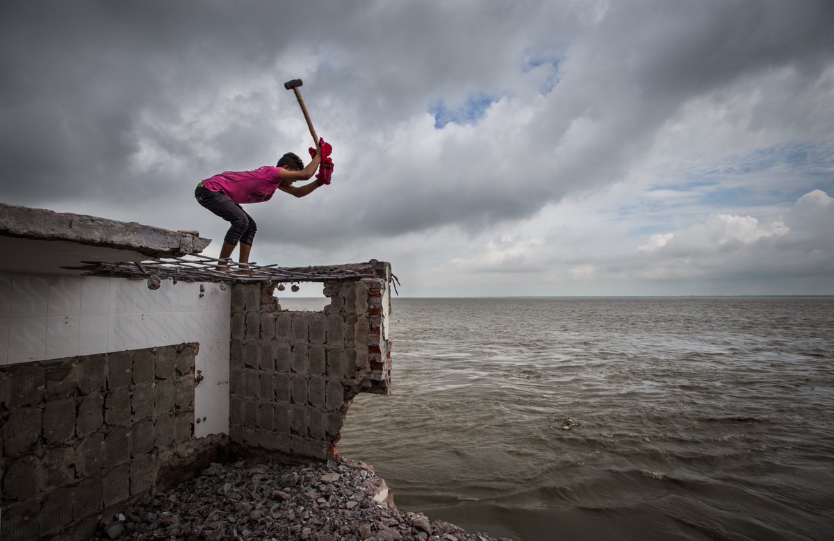 Our latest policy brief is  a collab w/ ISCM, <a href="/earthrefuge/">Earth Refuge</a>/<a href="/SOAS/">SOAS University of London</a>.

Diasporans often play a significant role in providing support to their home countries/communities in the face of environmental disasters.

👉🏾bit.ly/4hYwoiG

#Bangladesh #Ghana #Jamaica #climate #COP29