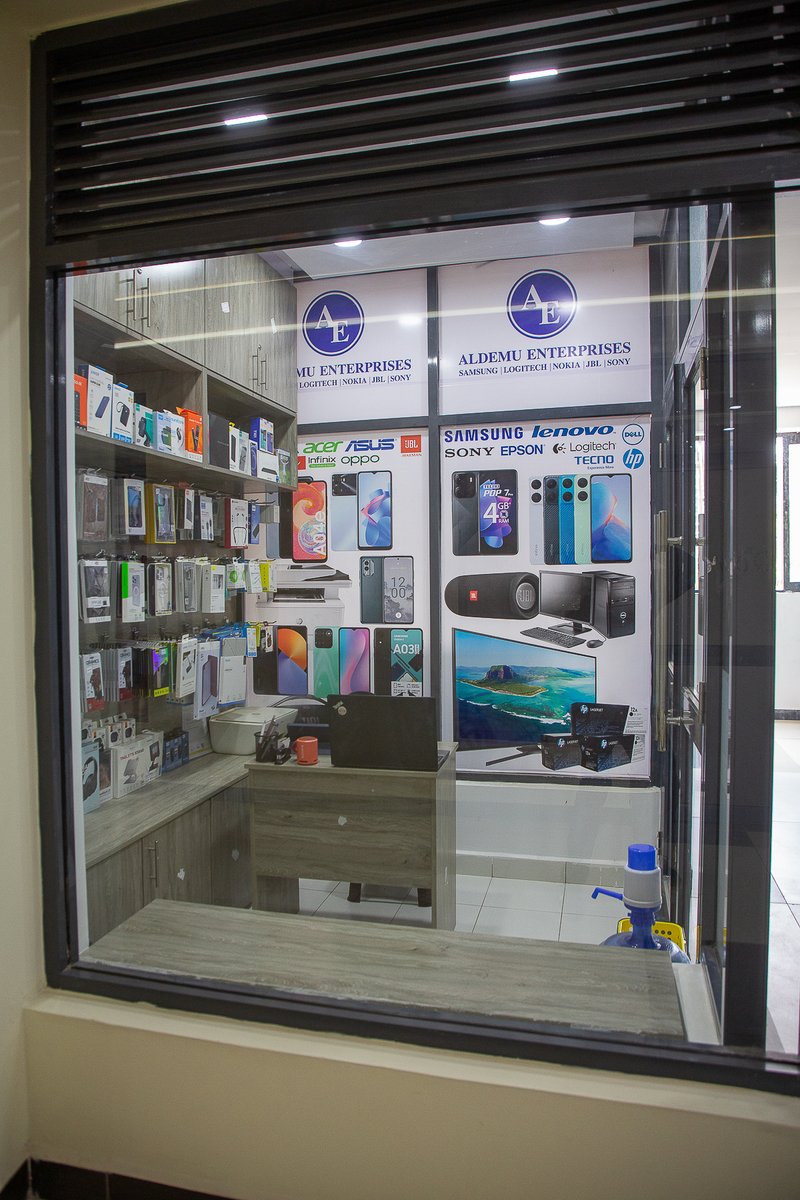 circlemallke's tweet photo. @Circlemallke we are Empowering connections, visit
@aldemu_enterprises for all phone brands. iPhone, Samsung, iPad and tablets, phone accessories.

Offers!!! on baseus original cables and anker cables, ipad, samsung tablets cases, car chargers...
#GoodTimes #GreatConnections https://t.co/1HTwhYgK8F
