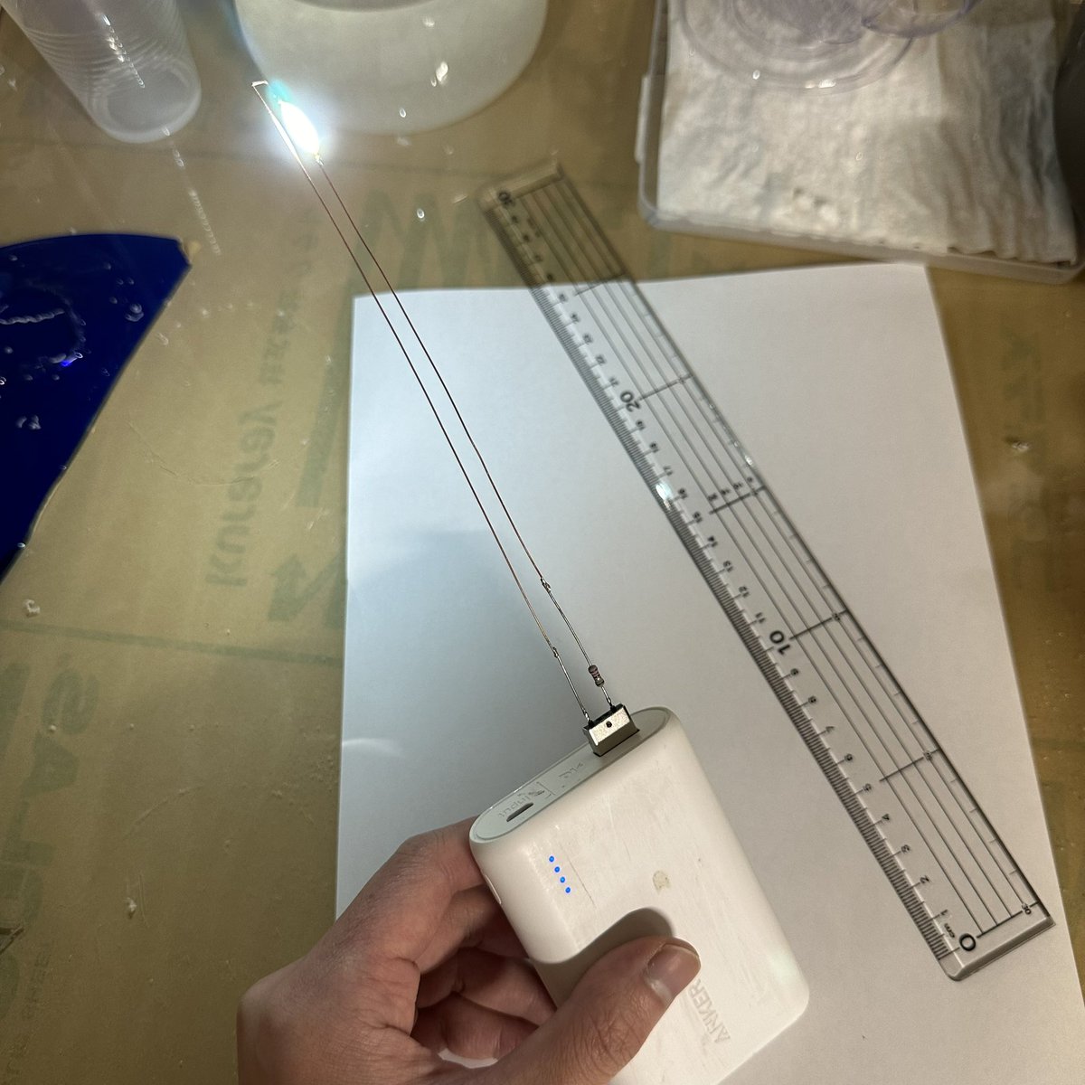 Pinkni28's tweet photo. 膣に挿入しておまんこの奥を光らせるおもちゃを作っています　これをエポキシ樹脂で試験管形状に固めて挿入しやすくすれば完成！
#裏アカ女子と繋りたい #裏あか女子 https://t.co/O1tyKsfXd0