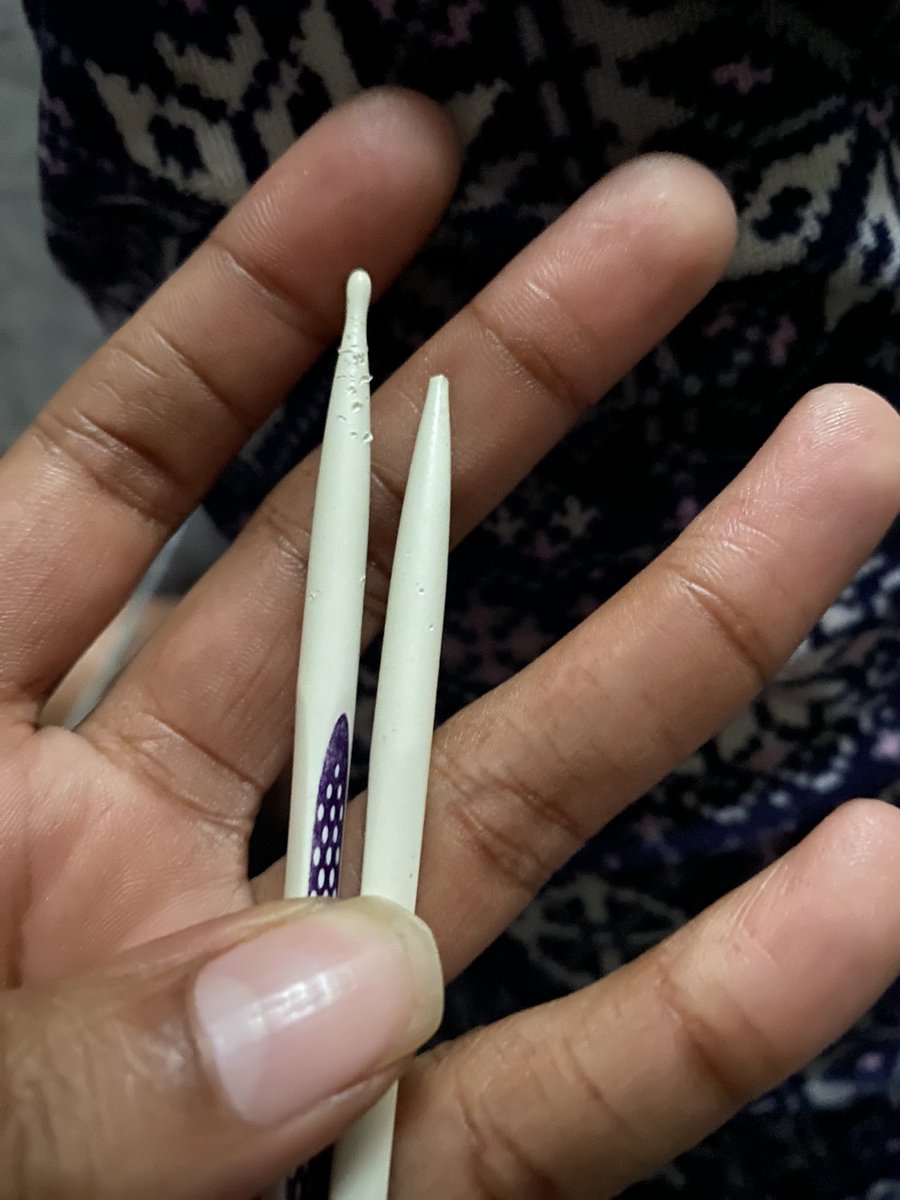 kKreations4's tweet photo. Officially Day 6 on knitting my 1st sweater ever &amp; my cat decided to break my knitting needles 🤬😒 #Knitting #raglansweater https://t.co/RqhXtEuMDN