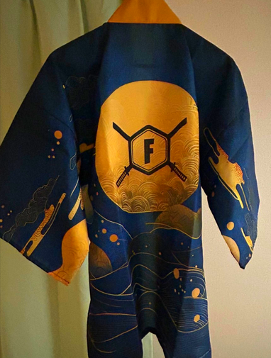 codeplay1929's tweet image. 🪭 Itens da cultura japonesa enviados como teasers do Capítulo 6: Temporada 1 — Caçada

• Kimono com o logo do Capítulo 6: Temporada 1 
• Camiseta, Pergaminho e Caixa com o logo 
• Leque com o logo do Capítulo 6

#Fortnite | #FortniteCaçada