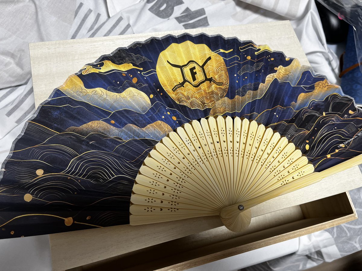 codeplay1929's tweet image. 🪭 Itens da cultura japonesa enviados como teasers do Capítulo 6: Temporada 1 — Caçada

• Kimono com o logo do Capítulo 6: Temporada 1 
• Camiseta, Pergaminho e Caixa com o logo 
• Leque com o logo do Capítulo 6

#Fortnite | #FortniteCaçada