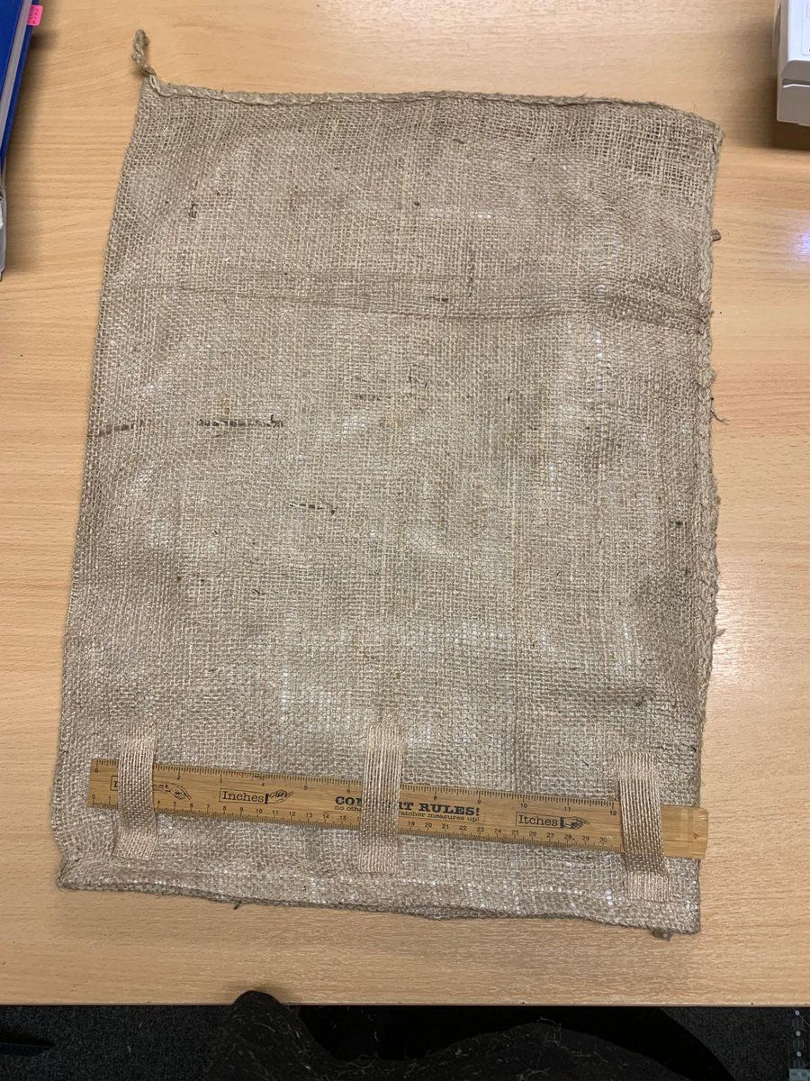 Potato sack Head Bag, lined win cotton poplin and with six belt loops, three on the front and three on the back, which are suitable for rope, chain, a collar... Also, excellent for 'bad hair days' 👍 Enquire within.