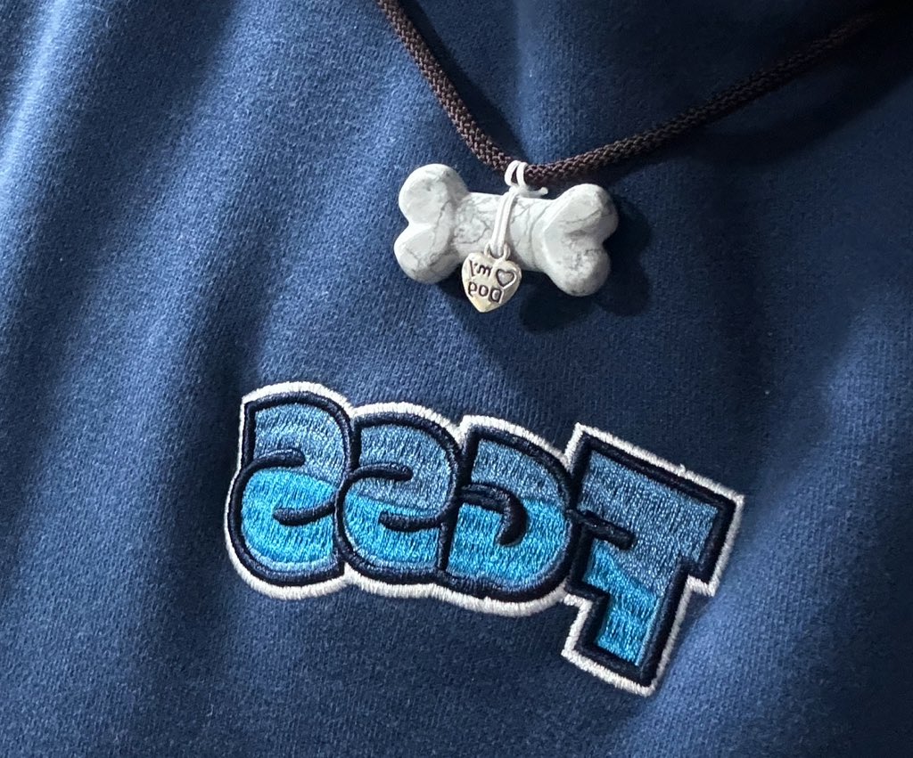 新狗骨头链子配新卫衣  非常满意
#les #拉拉 #女同