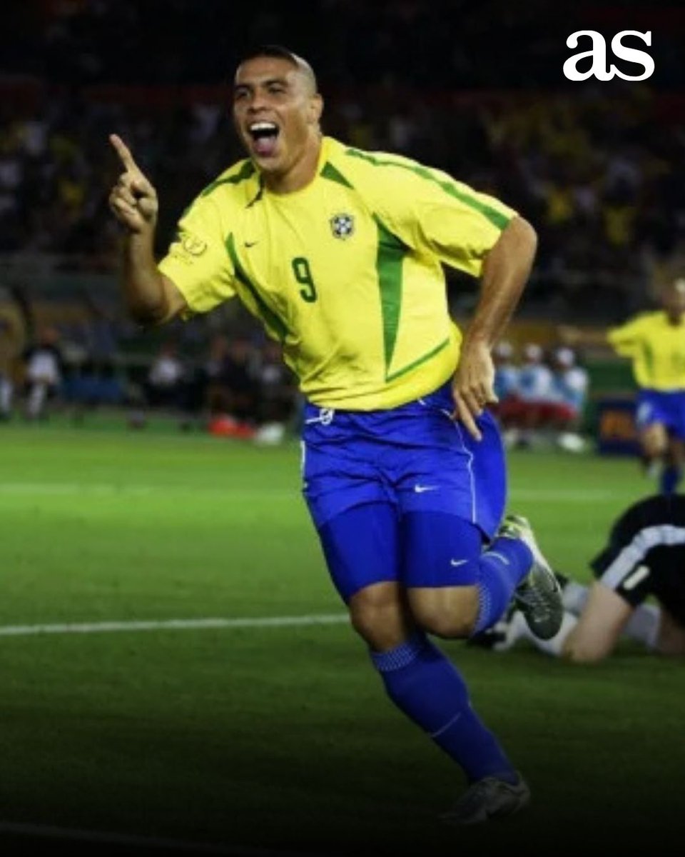 diarioas's tweet photo. ❤️🇧🇷 Vinicius hereda las 'armas' más preciadas de Ronaldo 

💬 "Recuperarse no significa frenar. No puedo esperar para usar esa bota" 

En su prime, ¿Con quién te quedas? 🤔 https://t.co/nZ4JVNBjzu